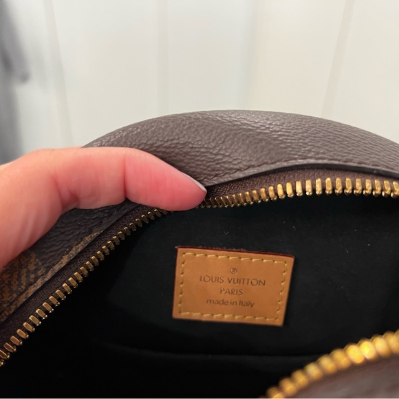 LOUIS VUITTON Reverse Monogram Giant Boite Chapeau Souple Bag - Picture 14 of 16